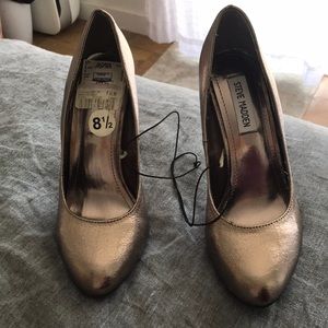 Steve Madden Metallic heels
